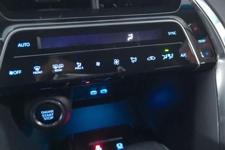 Used Toyota Venza 2022 2.0L CVT Two-Wheel Drive Luxury Edition