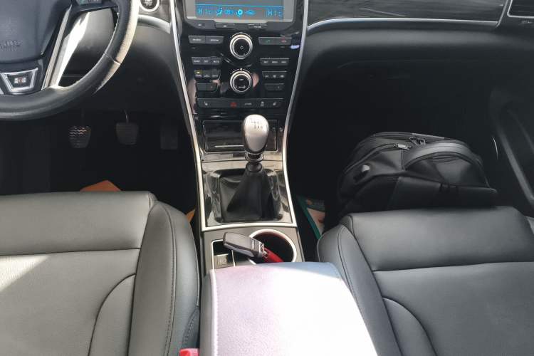 Used Haval H2 2016 Red-Label 1.5T Manual Two-Wheel Drive Luxury Model
