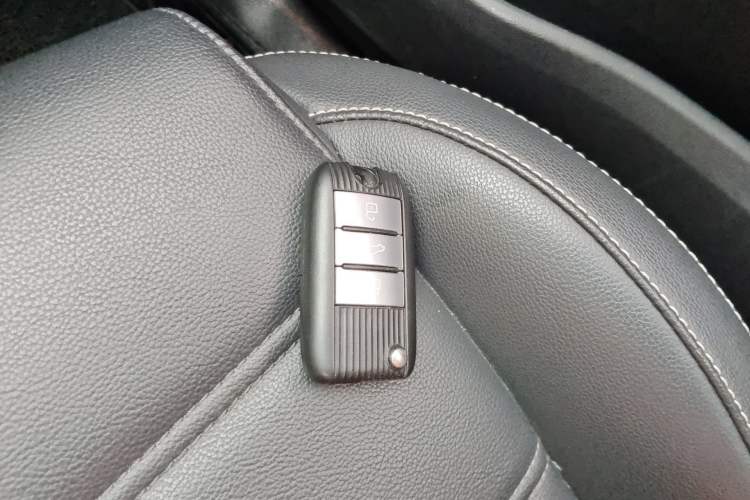 Used MG 6 2017 20T Automatic Luxury Smart Connect Version China V Standard Vehicle Key