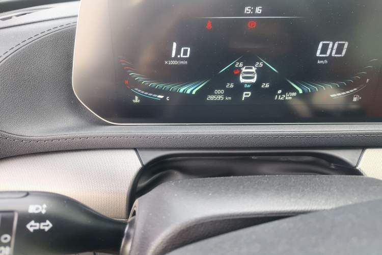 Used FORTHING T5 EVO 2021 1.5TD DCT Platinum Edition Odometer Close Up