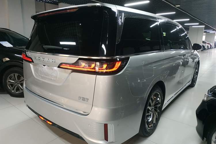 Used VOYAH Dream 2022 Low-Carbon Edition Dream+ Smart Enjoyment Package Rear Right 45 Deg