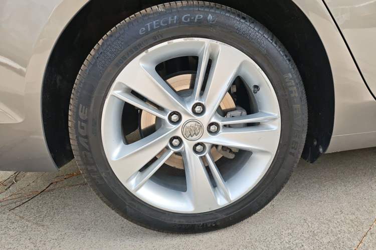 Used Buick Regal 2017 30H Elite Version
