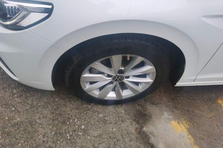 Used Volkswagen Bora 2021 1.5L Automatic Elite Smart Connect Edition Left Front Wheel Hub