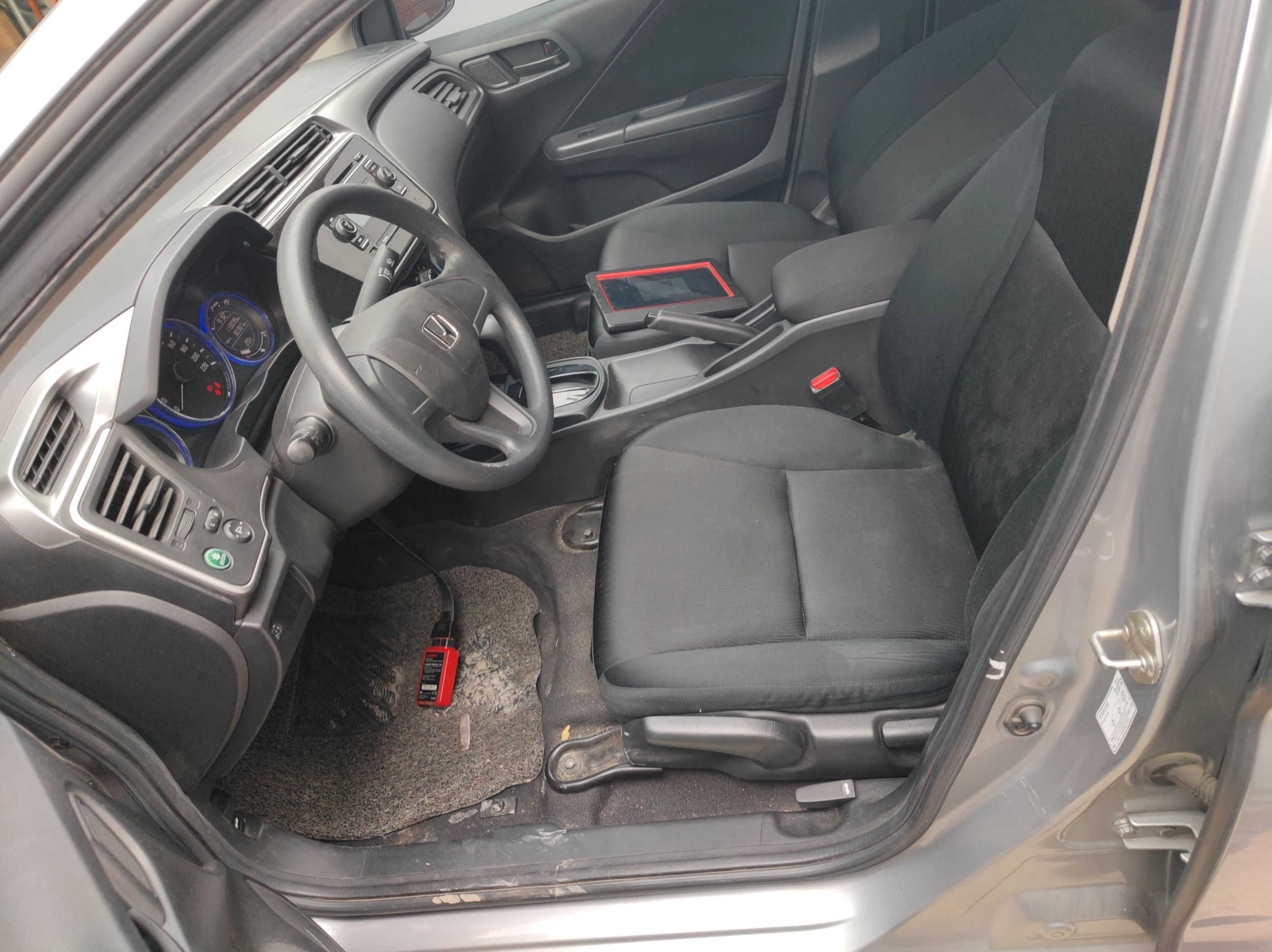 Переднее сиденье в автомобиле