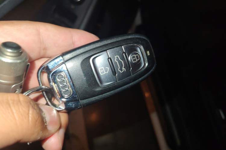 Used Audi Q5 2015 40 TFSI Technology Edition Vehicle Key