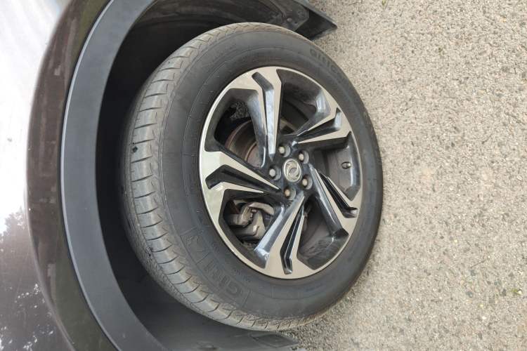 Used Dongfeng Aeolus AX7 2017 2.0L Automatic Zhiyu Trim
