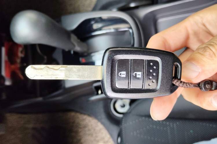 Used Honda Fit 2016 1.5L LXS CVT Comfort Sunroof Version Vehicle Key