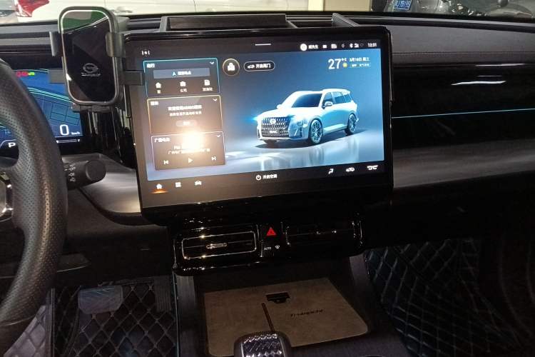 Used GAC Trumpchi GS8 2022 Dual-Engine Series 2.0TM Two-Wheel Drive Prestige Edition (7 Seats)
