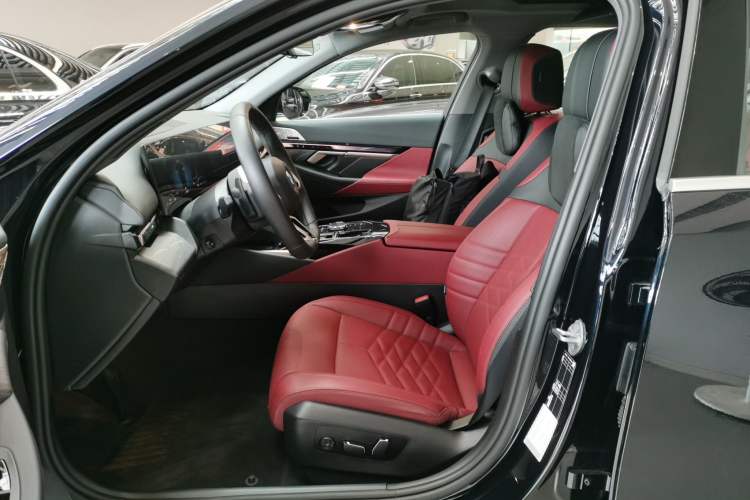 Used BMW 5 Series 2025 530Li Luxury Edition M Sport Package
