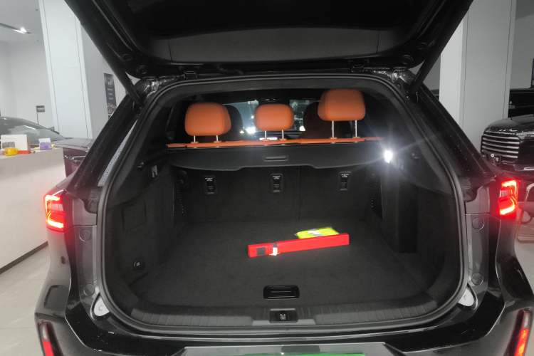 Used EXEED Lingyun 2025 400T Four-Wheel Drive Star Prestige Edition Trunk