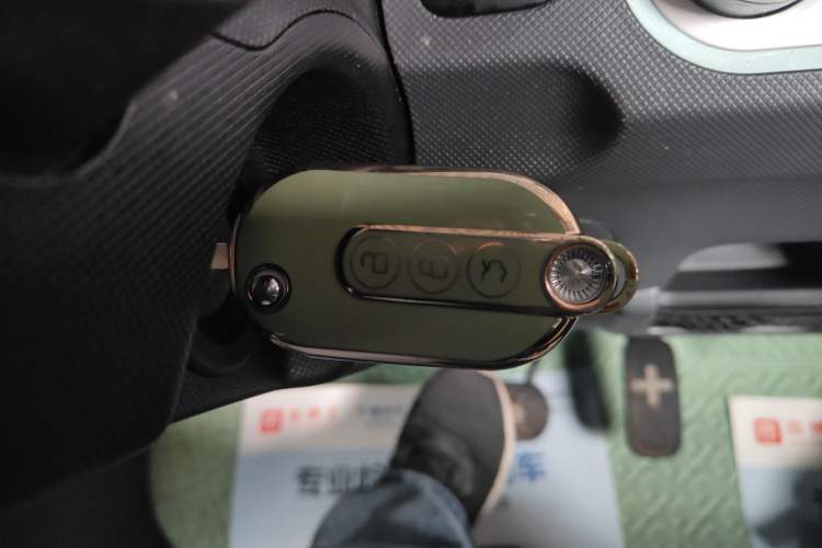 Used Wuling Hongguang MINIEV 2022 Macaron Premium Model – Lithium Iron Phosphate Interior 1