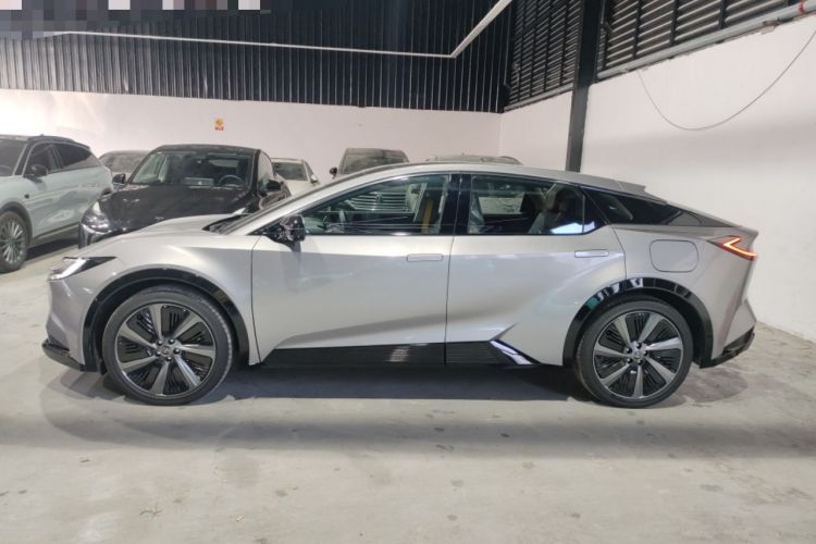 Used Toyota bZ5 2025 Model 550 PRO