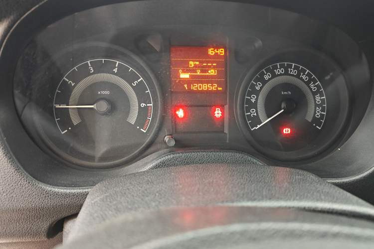 Used Peugeot 301 2014 1.6L Manual Comfort Edition
