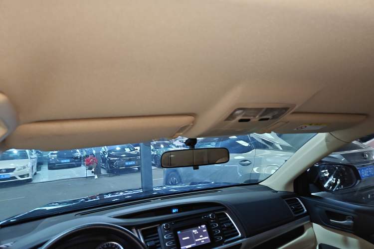 Used Toyota Highlander 2021 2.0T Two-Wheel Drive Elite Version 7-Seater Headliner