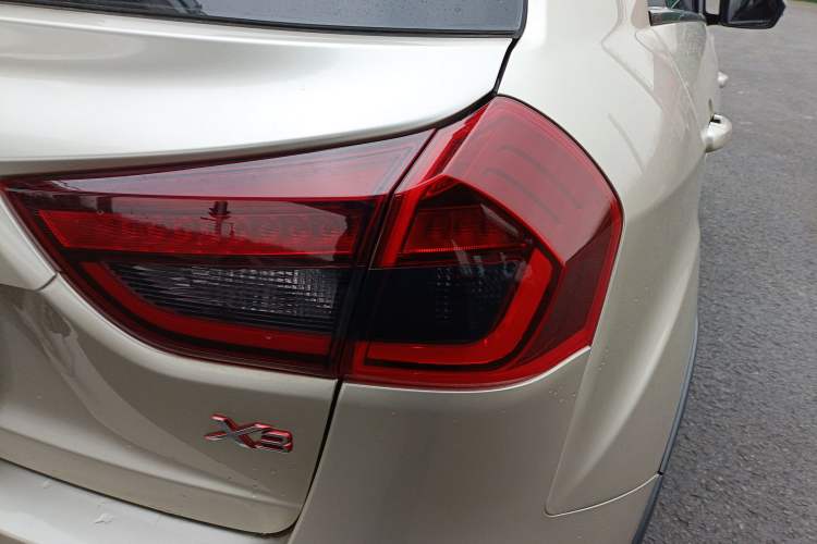 Used Geely Auto Vision X3 2019 Upgraded Model 1.5L CVT Prestige Version