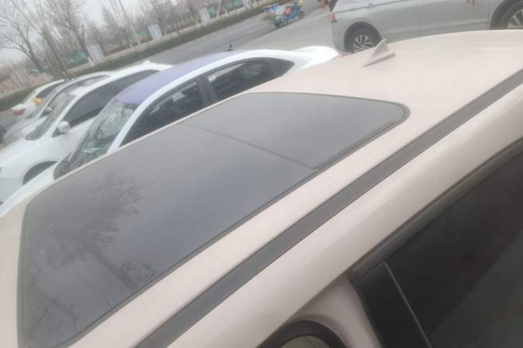 Used ORA Good Cat 2022 Morandi Edition 400km Standard Range Premium Version Lithium-Ion Battery