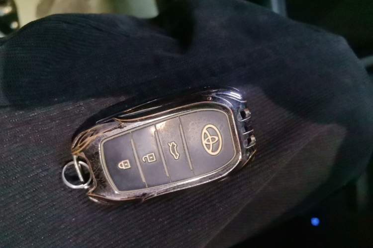 Used Toyota Highlander 2022 Dual-Engine 2.5L Two-Wheel Drive Elite Edition 7-Seater Vehicle Key