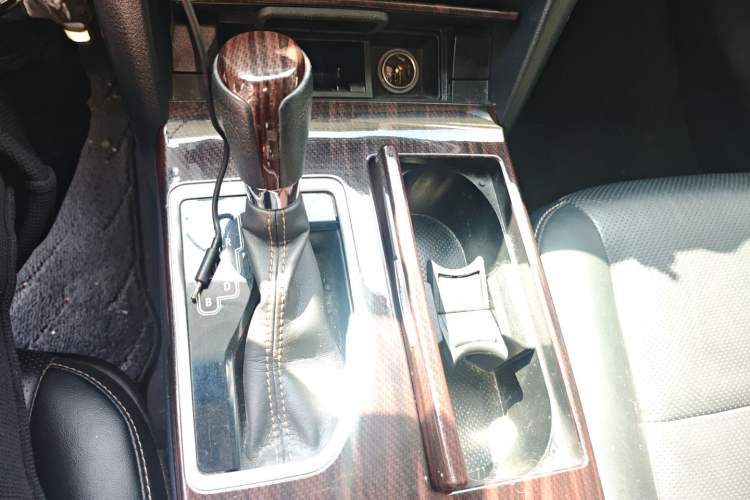 Used Toyota Camry 2016 Dual-Engine 2.5 HG 10th Anniversary Deluxe Navigation Edition