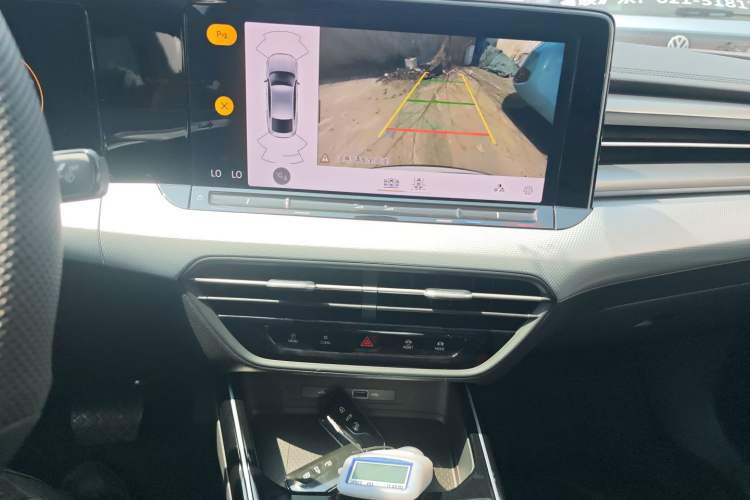 Used Volkswagen Lamando 2024 Lavida L 280TSI DSG Cool & Spicy Edition Audio And AC Panel