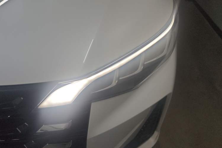 Used GAC Trumpchi M6 2023 PRO 270T DCT Luxury Edition
