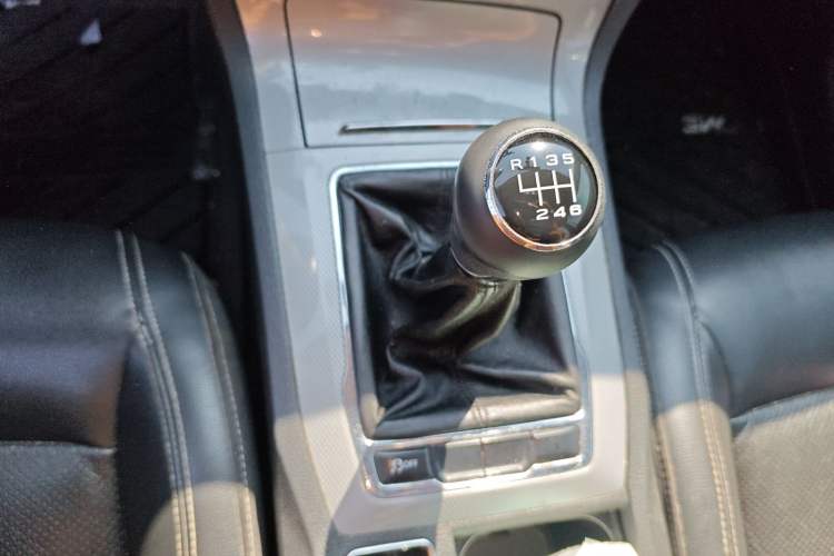 Used Roewe RX5 2016 20T Two-Wheel Drive Manual Flagship Edition