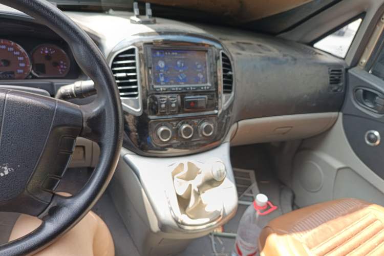 Used FORTHING Lingzhi 2017 V3 1.5L 5-Seater Special Offer Model
