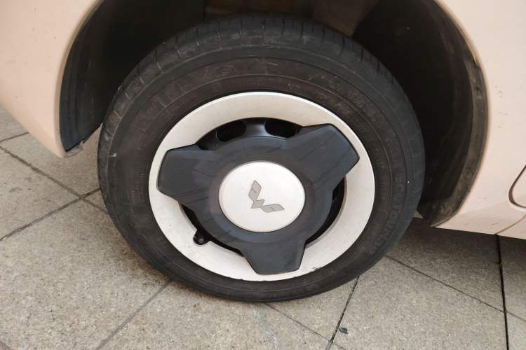 Used Wuling Hongguang MINIEV 2021 Macaron Premium Model – Lithium Iron Phosphate Left Front Wheel Hub