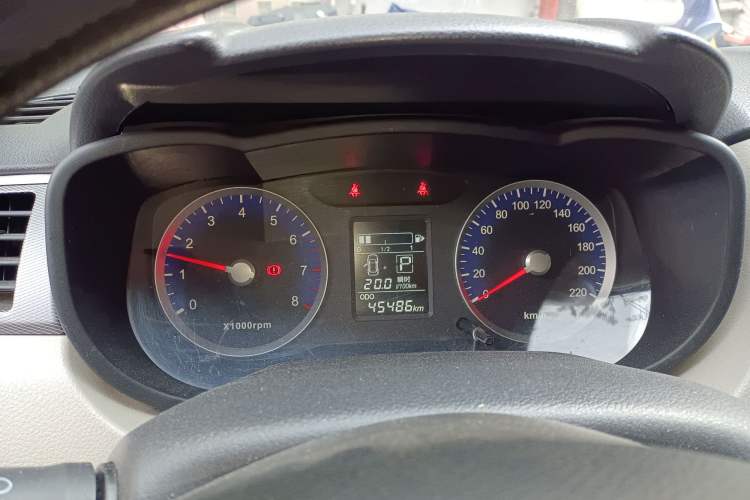 Used Venucia R50 2015 1.6L Automatic Fashion Edition
