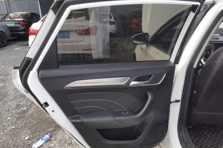 Used Roewe i6 2020 PLUS 1.6L CVT 4G Connected Glory Flagship Edition