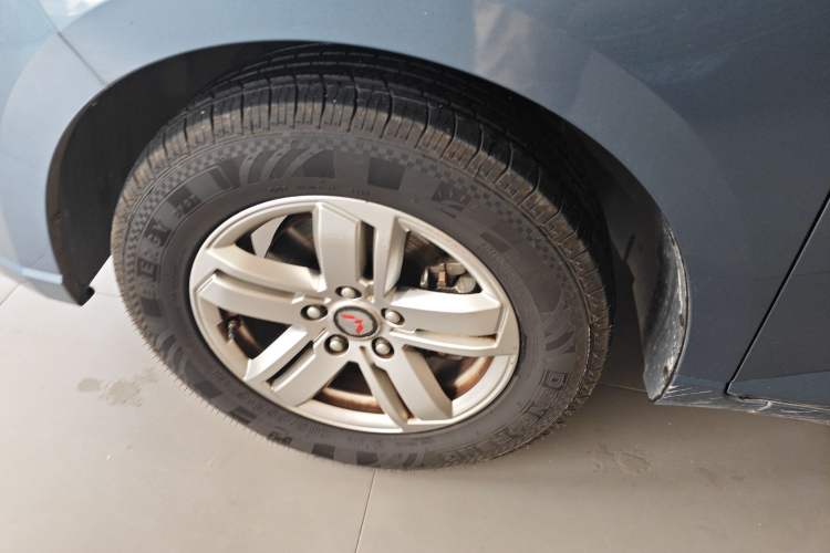 Used Wuling Hongguang PLUS 2019 1.5T Manual Luxury 7-Seater Left Front Wheel Hub