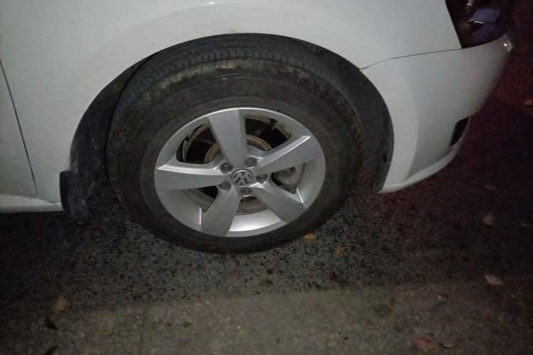 Used Volkswagen Gran Lavida 2013 1.6L Automatic Fashion Model
