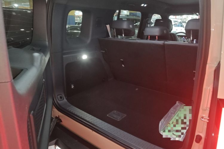 Used Formula Leopard 5 2023 Cloud Ride Flagship Edition Trunk