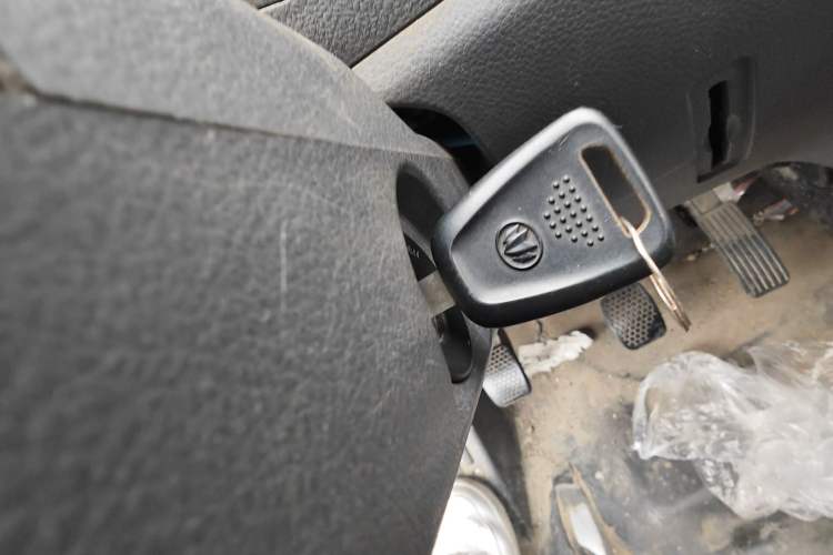 Used Nlmmotor Qiteng M70 2022 1.5L M70L Van Basic Version DAM15KR