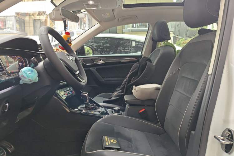 Used Volkswagen Tayron 2020 330TSI Two-Wheel Drive Luxury Connected Pro Edition Left Front Seat