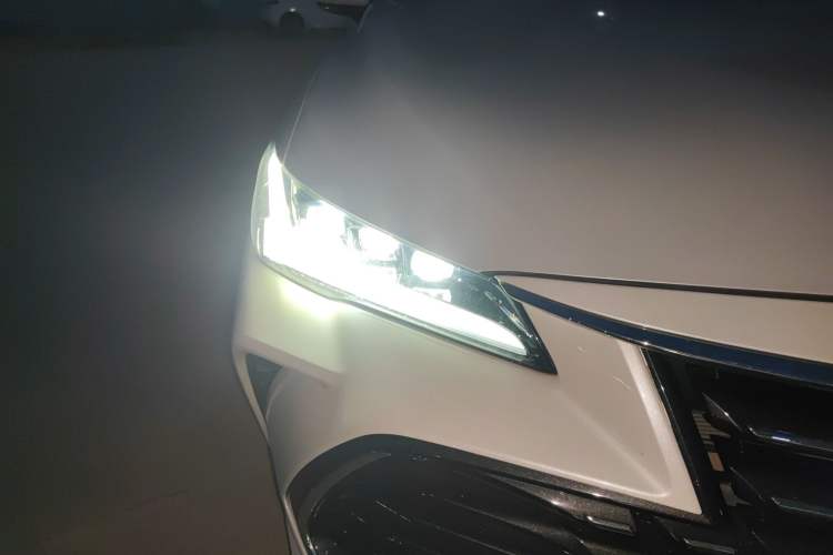 Used Toyota Avalon 2023 Dual-Engine 2.5L Luxury Edition
