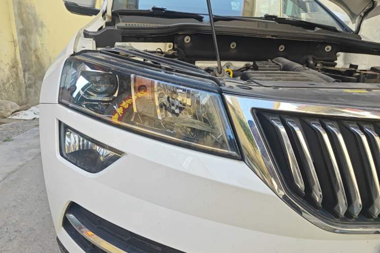 Used Skoda Karoq 2019 TSI280 Smart Drive Deluxe Edition China VI Standard Right Front Headlight