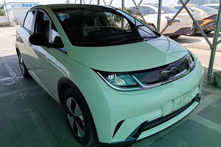 Used BYD Dolphin 2023 420 km Fashion Edition

