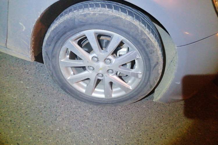 Used Chevrolet Malibu 2014 2.0L Automatic Luxury Edition Right Front Wheel Hub