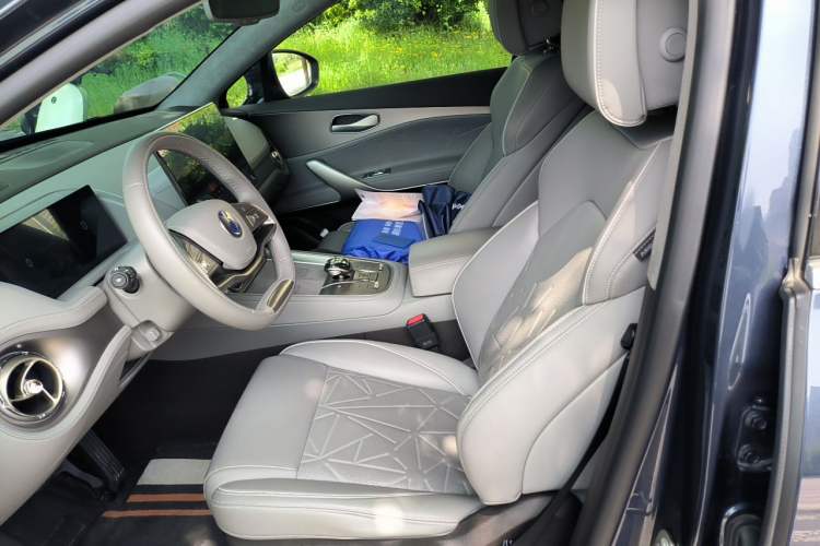 Used Denza N8 2023 Four-Wheel Drive Ultra-Hybrid Flagship Six-Seater Version