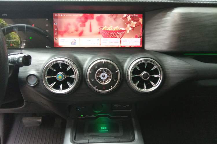 Used Tank 300 2021 Off-Road Edition 2.0T Conqueror Audio And AC Panel