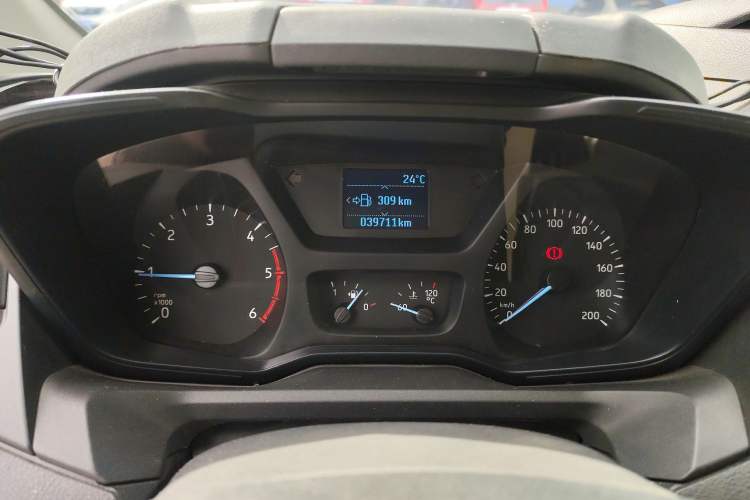 Used Ford Transit 2019 2.0T Diesel Multi-Purpose Commercial Vehicle Mid-Drive Mid-Roof 6-Seater China VI Standard Instrument Cluster