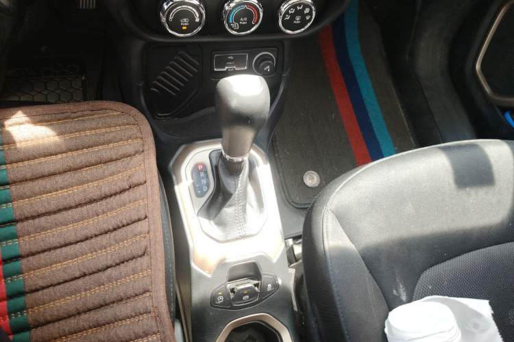 Used Jeep Renegade 2017 180T Automatic High-Energy Version
