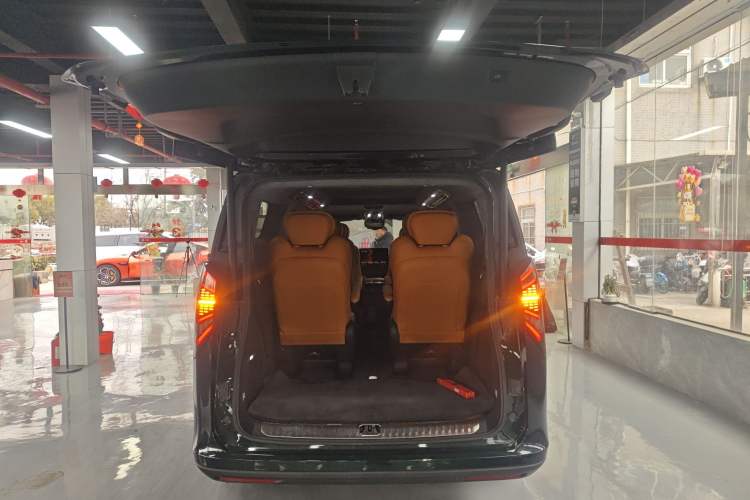 Used Geely Galaxy LEVC L380 2024 116 Degrees 6 Seats Two-Wheel Drive Pro