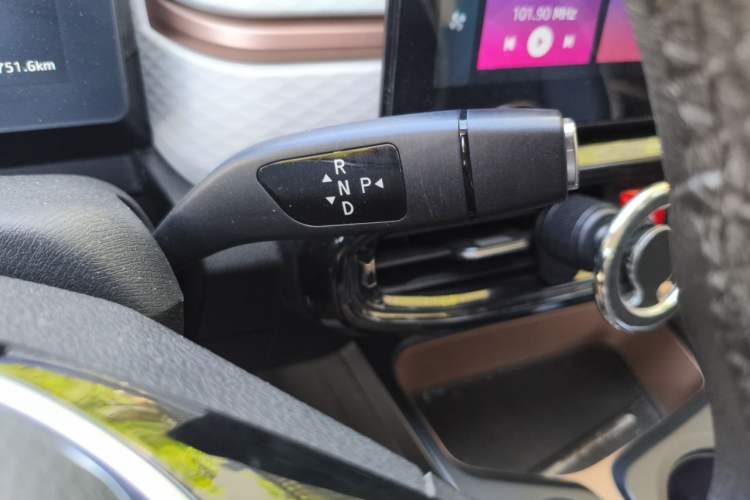 Used SOL E10X 2021 302 km Range Fashion Edition 31.4 kWh