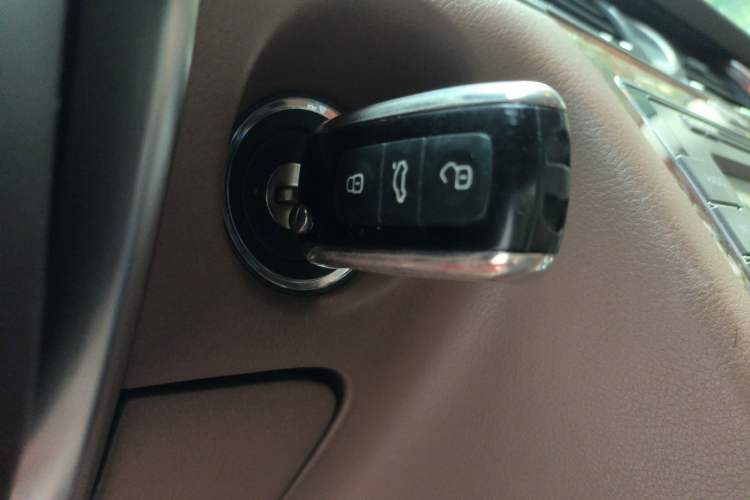 Used Volkswagen Phaeton 2012 3.0TDI Executive Version Vehicle Key