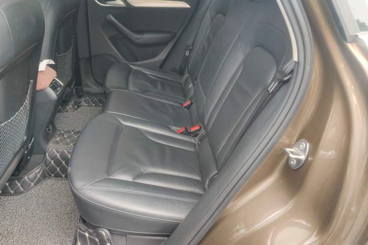 Used Audi Q3 2015 35 TFSI Comfort Model
