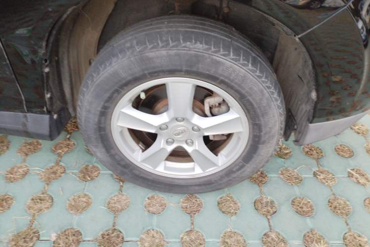 Used BYD S6 2014 1.5TI Manual Luxury 5-Seater Right Front Wheel Hub