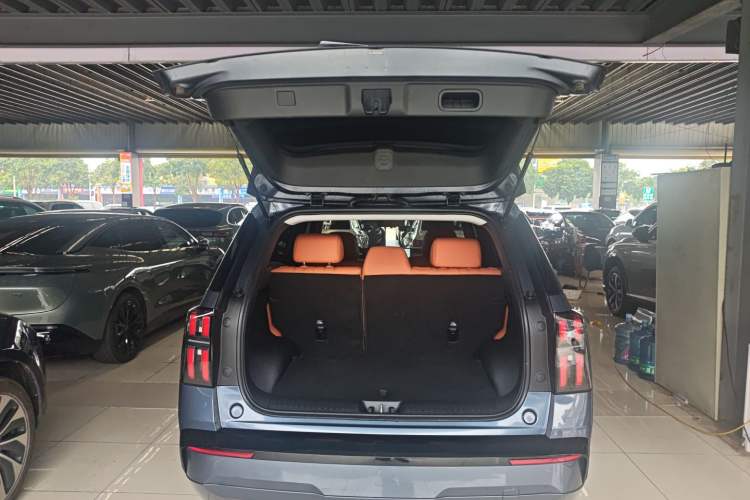 Used AION V 2024 Aion Tyrannosaurus 650 Smart Luxury Edition
