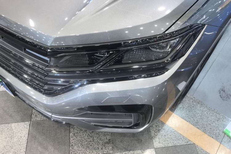 Used Volkswagen Touareg 2021 3.0 TSI Luxury Edition Black Diamond Sport Package