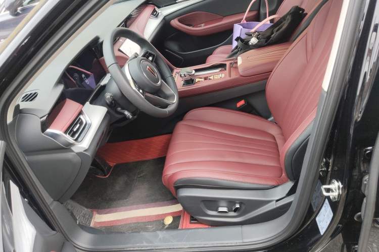 Used Hongqi H5 2025 2.0T Automatic Flag Edition – 500 000 Units Commemorative Version
